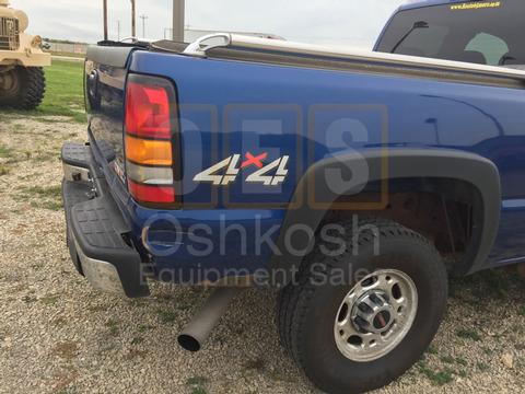 2004 GMC Sierra 2500HD 4X4 SLE (6.6L LB7 Duramax!)